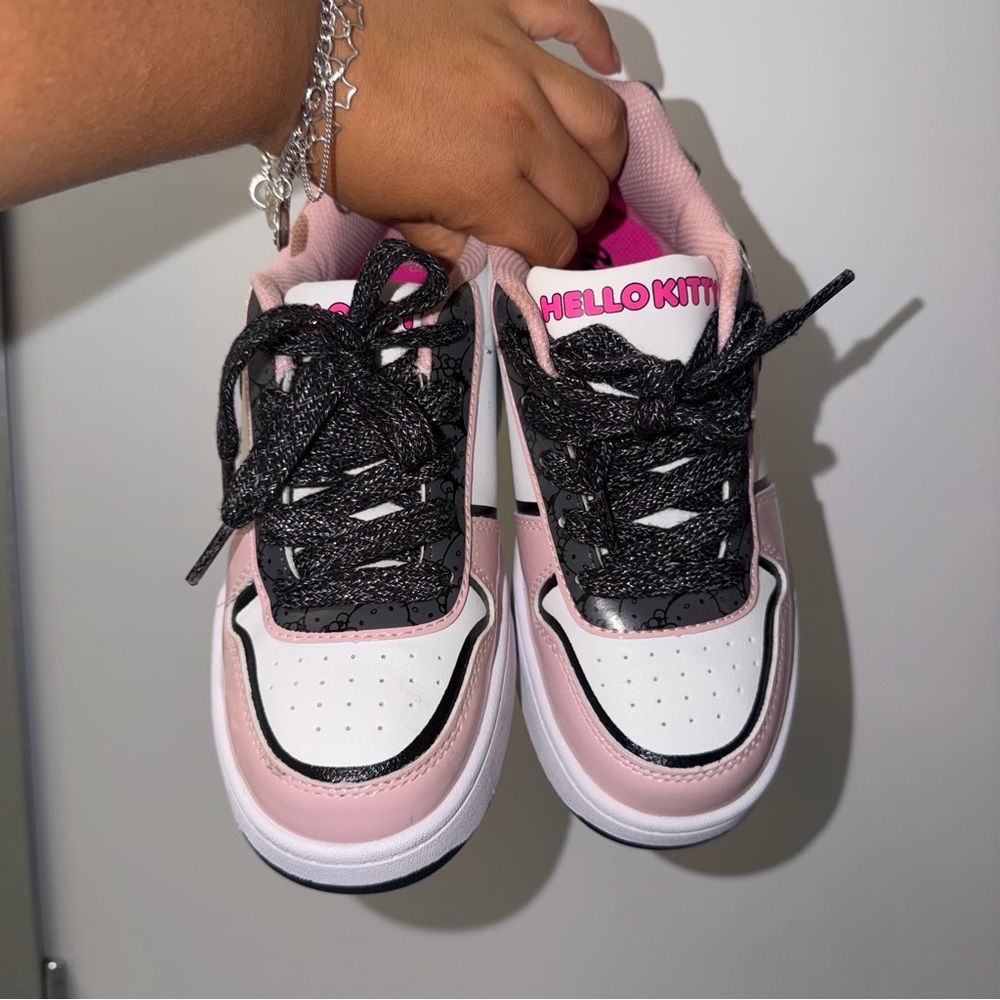 Hello kitty heelys - Picture 5 of 7
